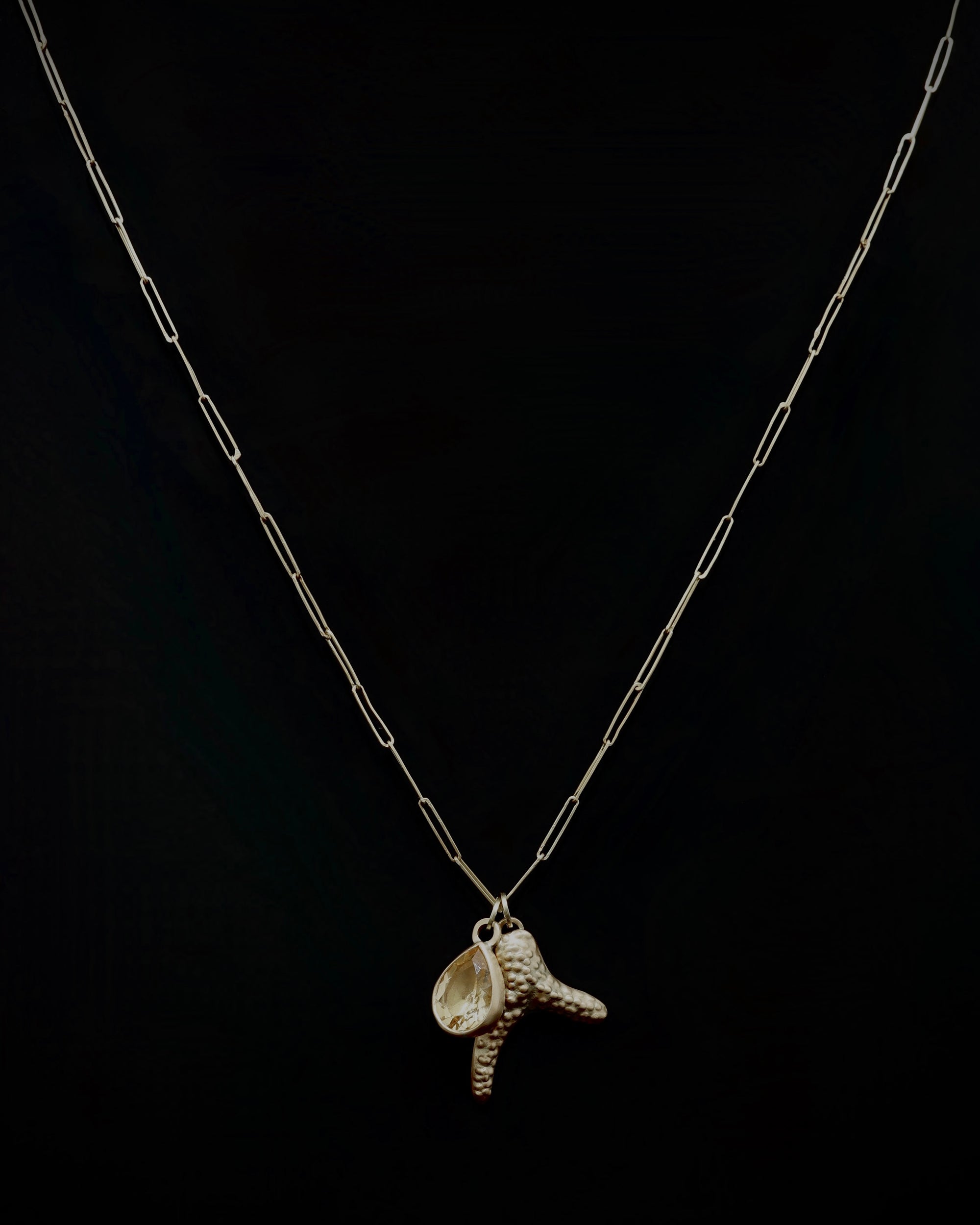 Repoussé coral and citrine teardrop necklace - 18ct gold