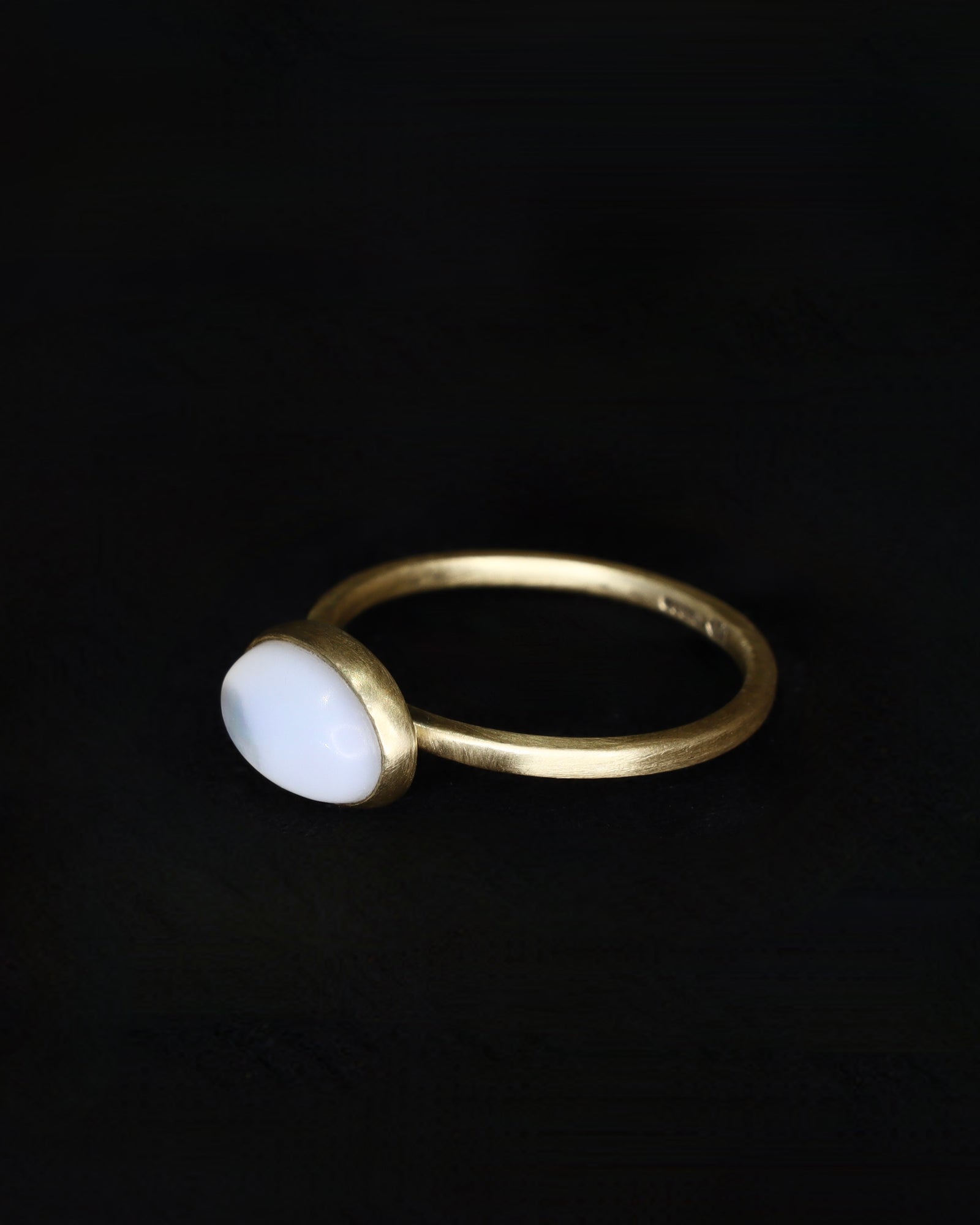 Mother of Pearl 18ct gold seed ring