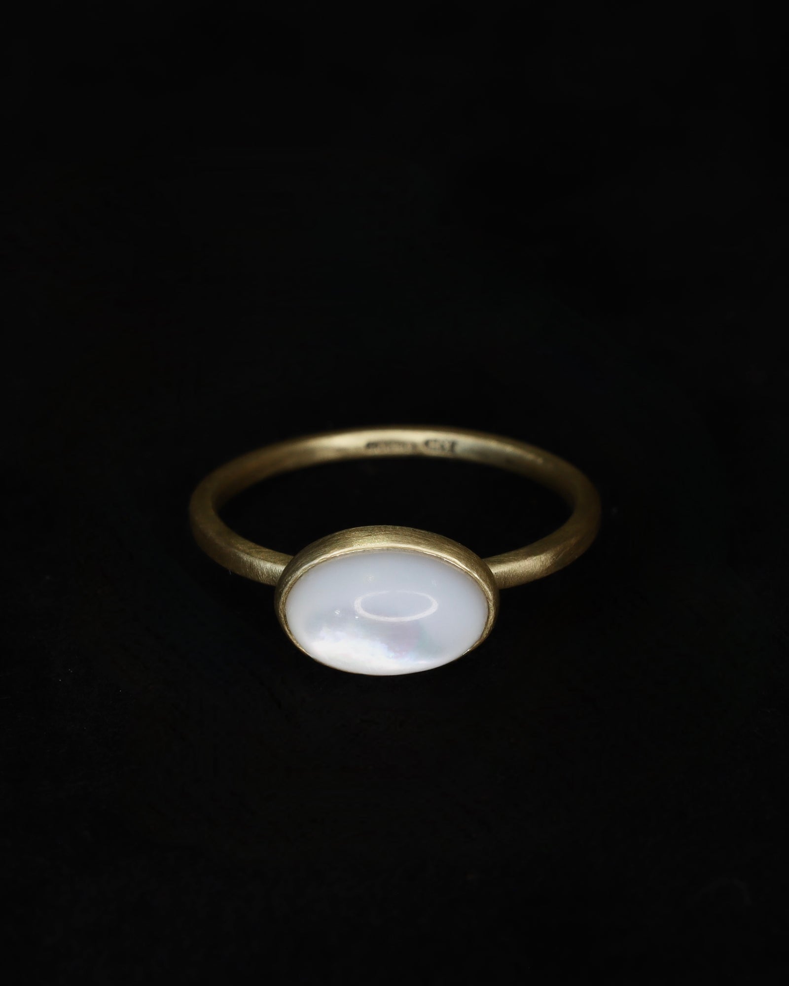 Mother of Pearl 18ct gold seed ring