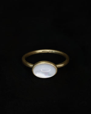 Mother of Pearl 18ct gold seed ring