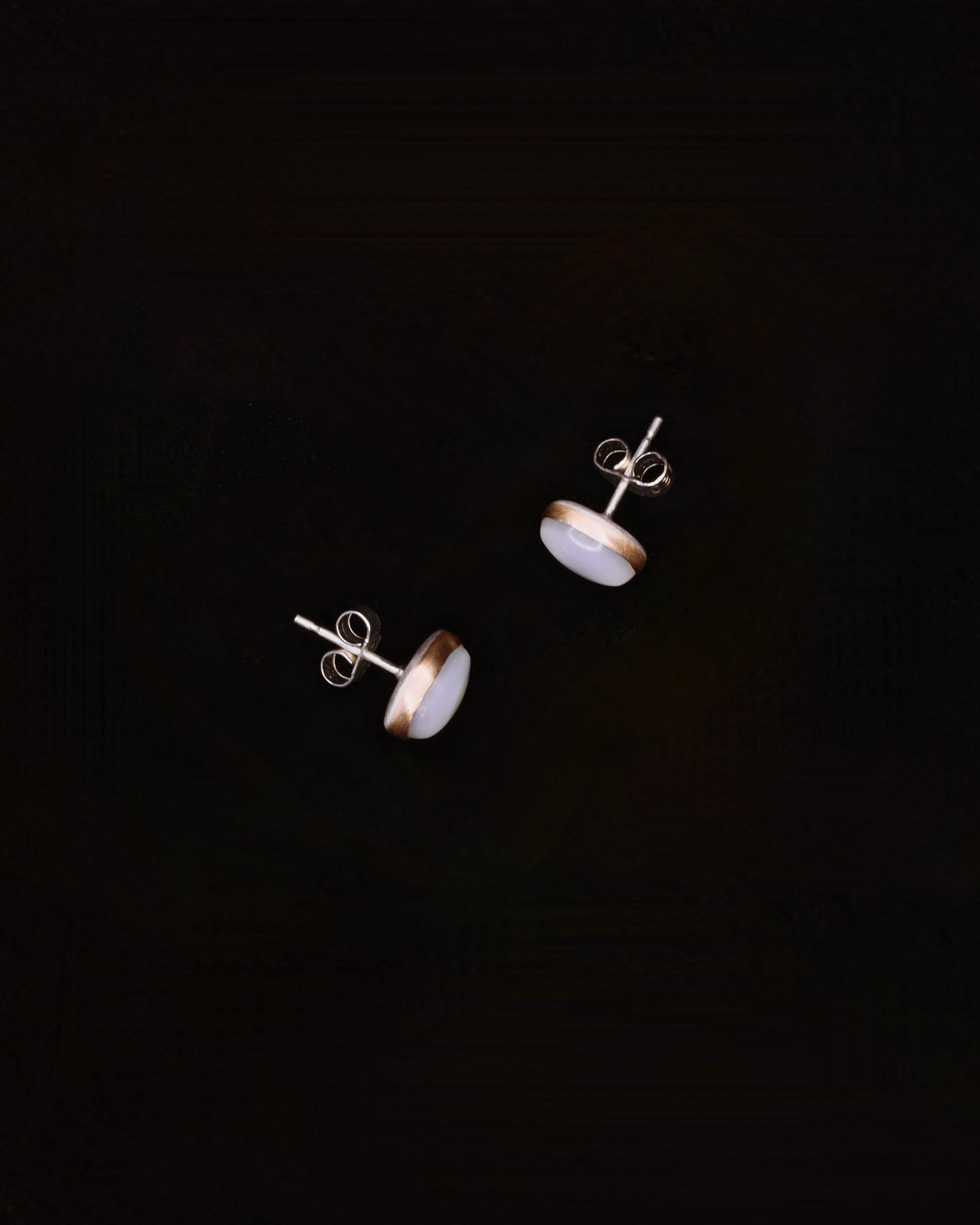Mother of Pearl 18ct gold and silver seed earrings